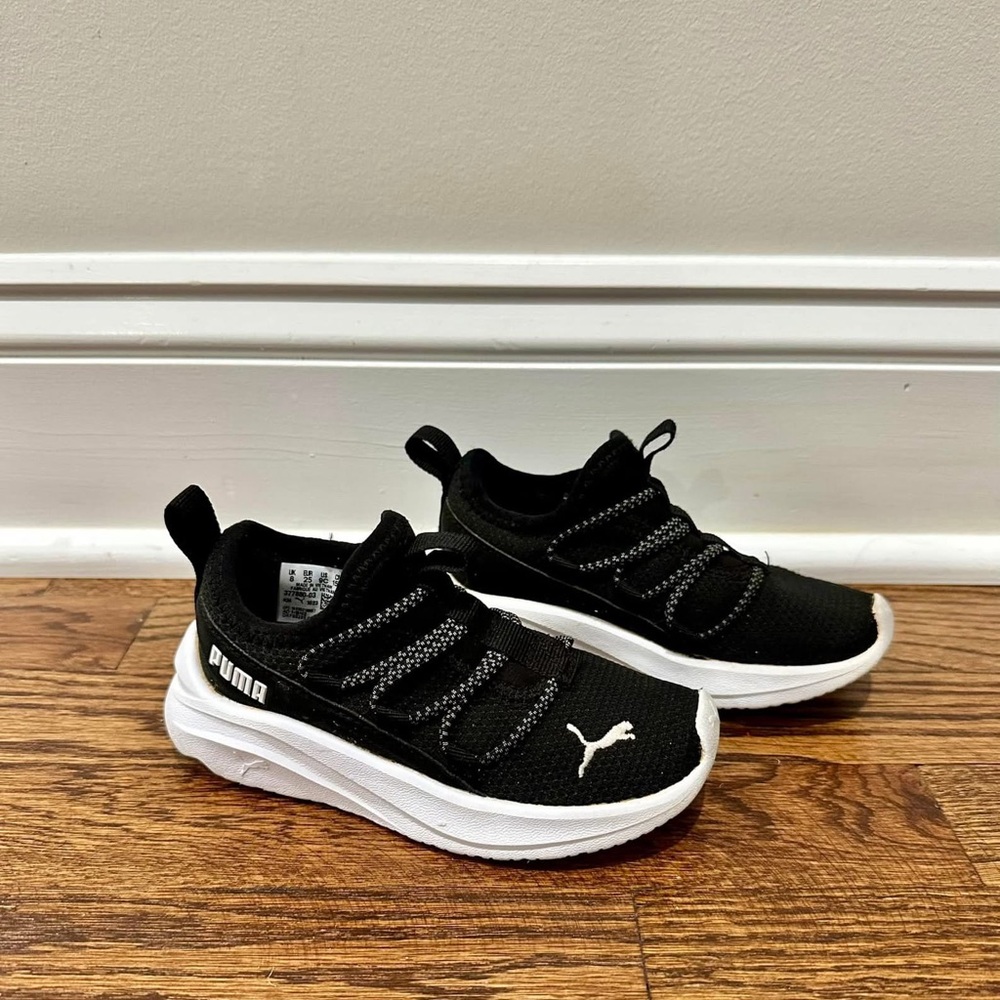 Toddler Puma sneakers. Size 9.